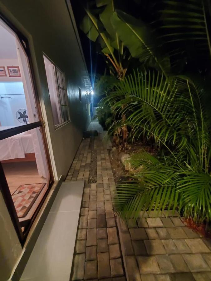 Centrally Located Room - 5 Port Antonio Ngoại thất bức ảnh